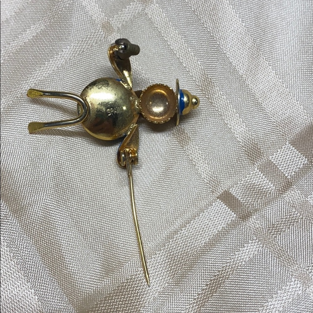 Vintage Gold tone with painted finish Donald Duck pin made in Spain - Picture 2 of 4